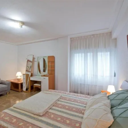 Céntrico Y Muy Amplio Apartamento *